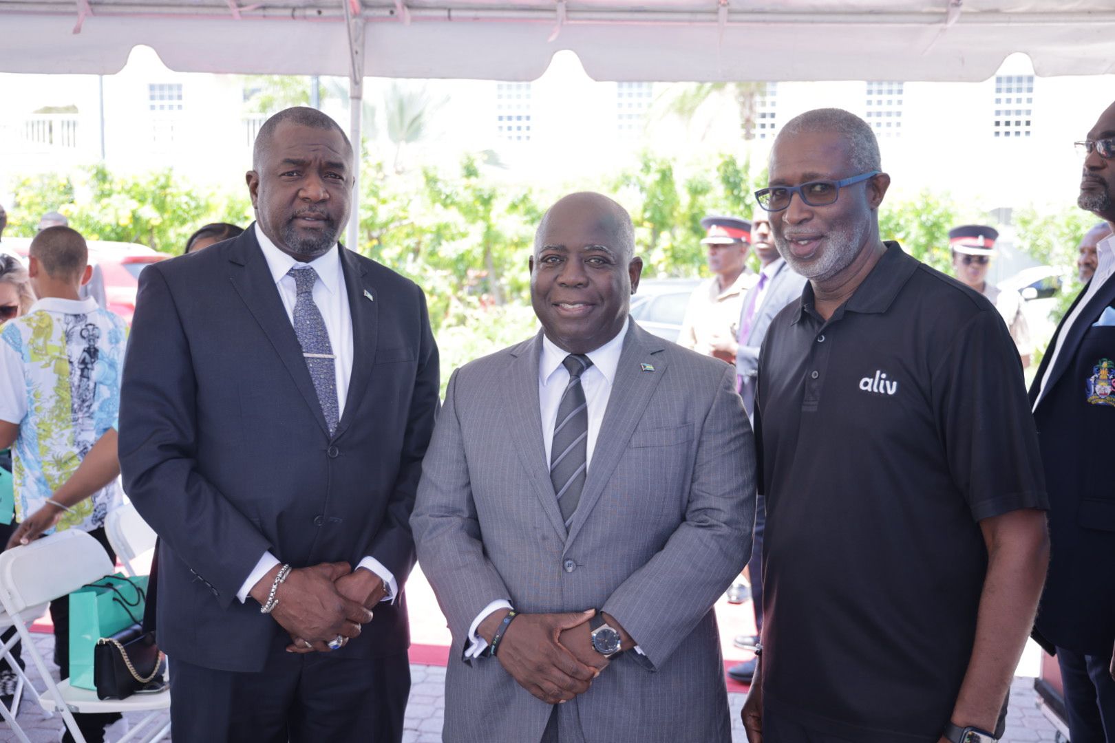 Cable Bahamas Group of Companies Recognizes Team Bahamas’ CARIFTA Performance with Special Gifts
